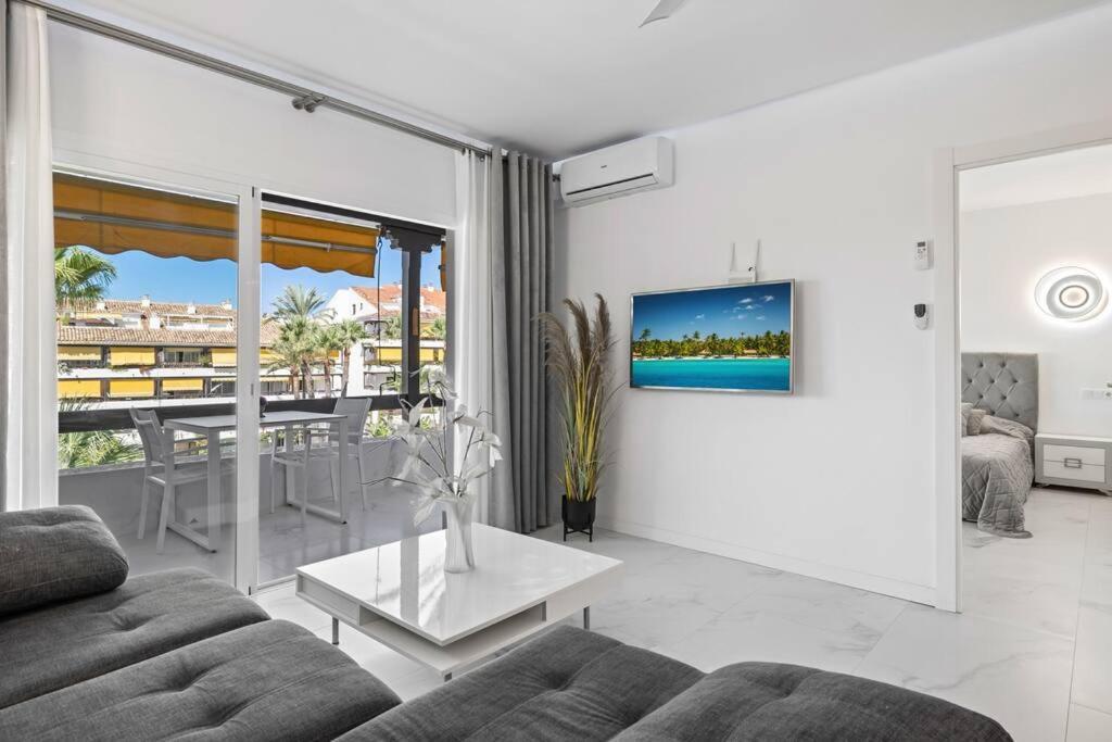 Fabulous 1 Bedroom Flat With Pool At The Golden Mile