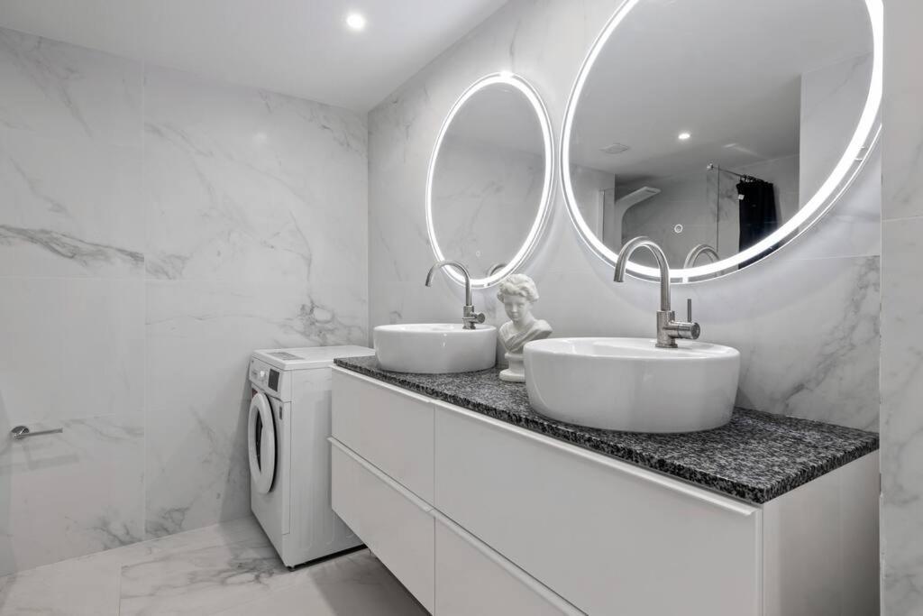Fabulous 1 Bedroom Flat With Pool At The Golden Mile Apartment
