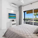 Fabulous 1 Bedroom Flat With Pool At The Golden Mile