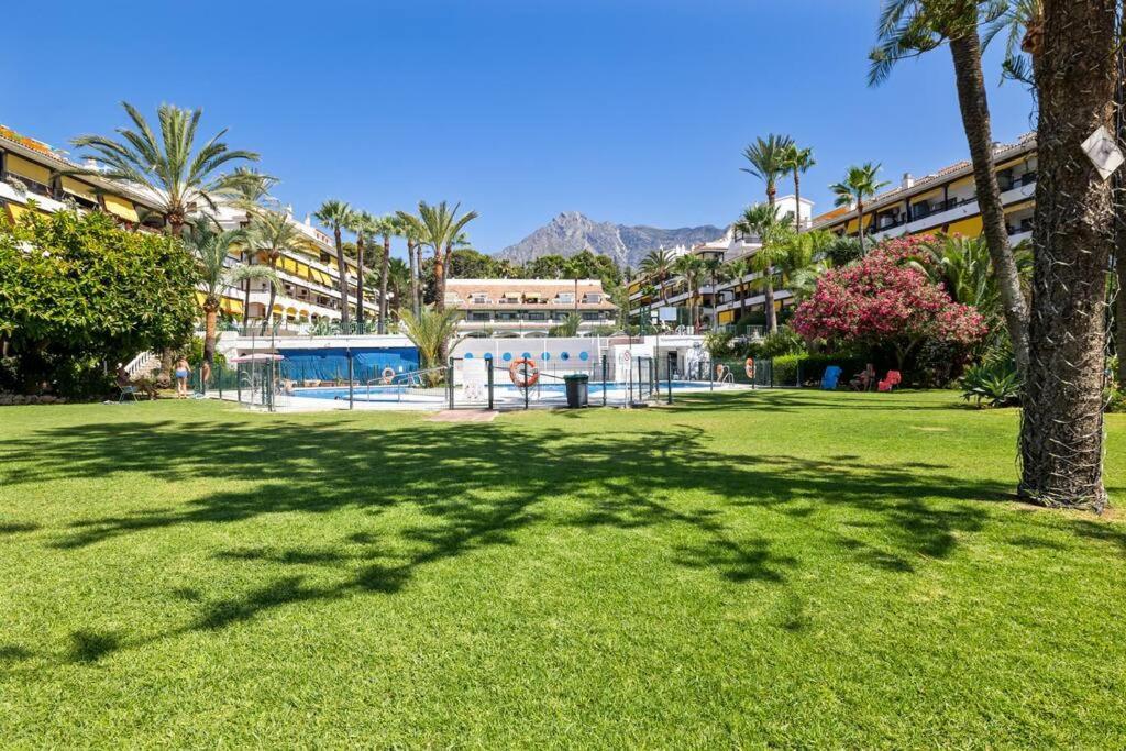 Fabulous 1 Bedroom Flat With Pool At The Golden Mile *